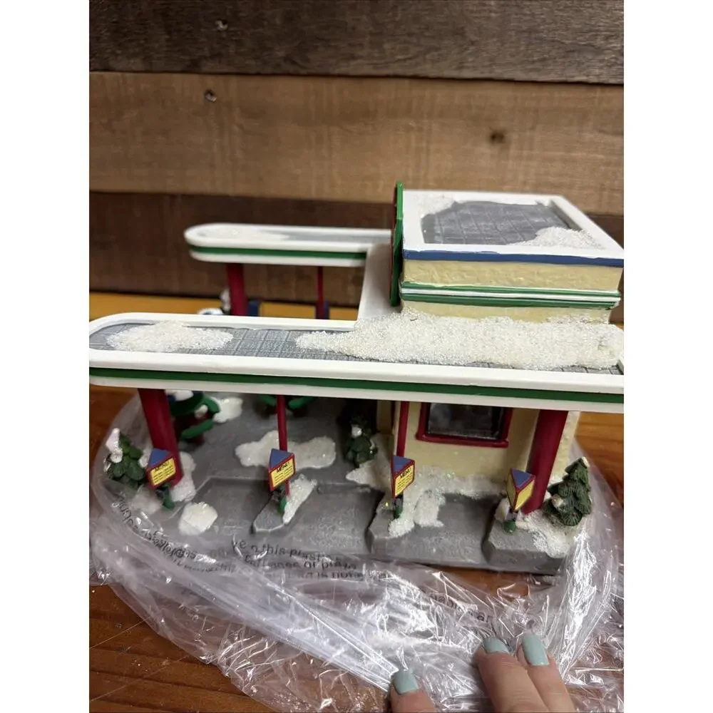 Betty's Diner The Christmas Village Collection St Nicholas Square In Box
